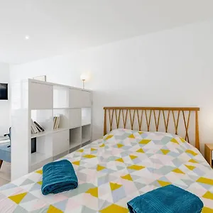Studio Panier Lumineux & Tendance,proche De Appartement